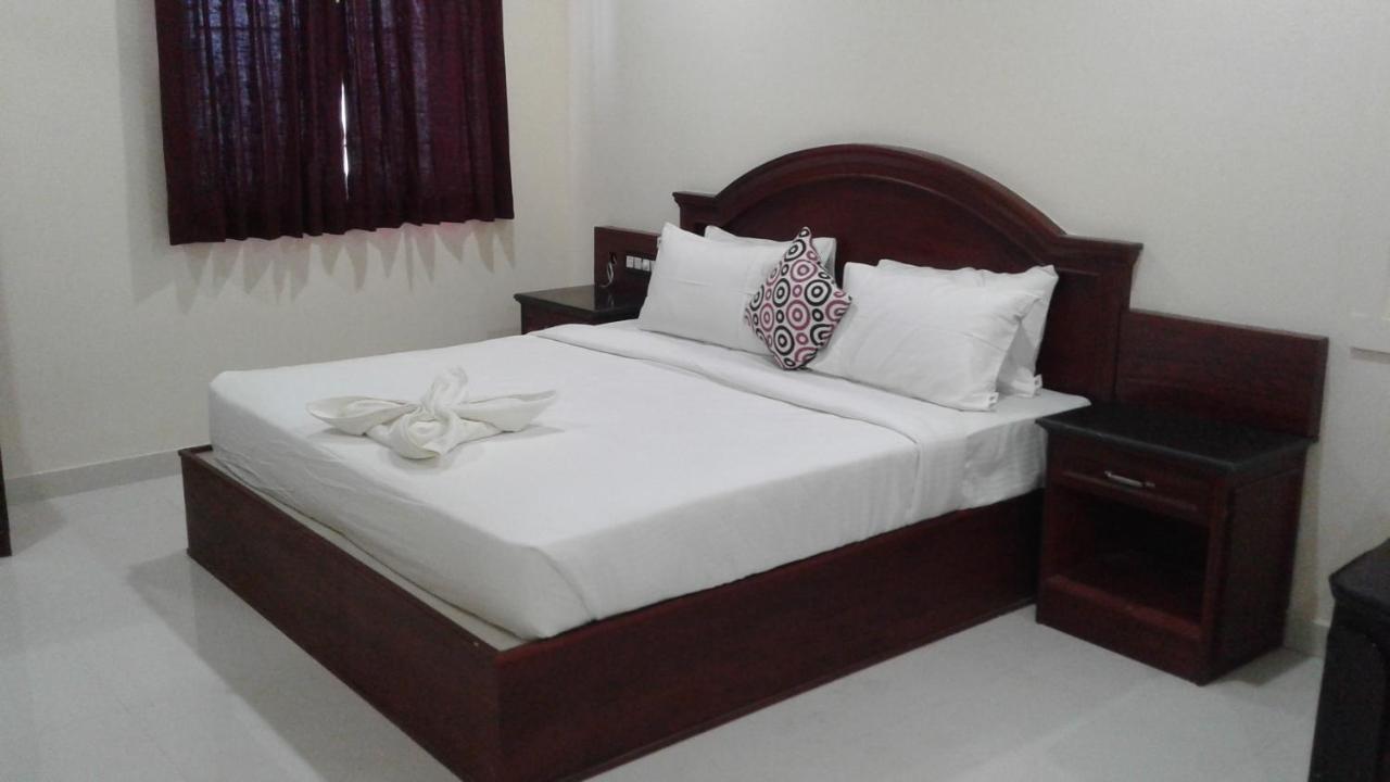 E S Residency Hotel Theni Exterior foto
