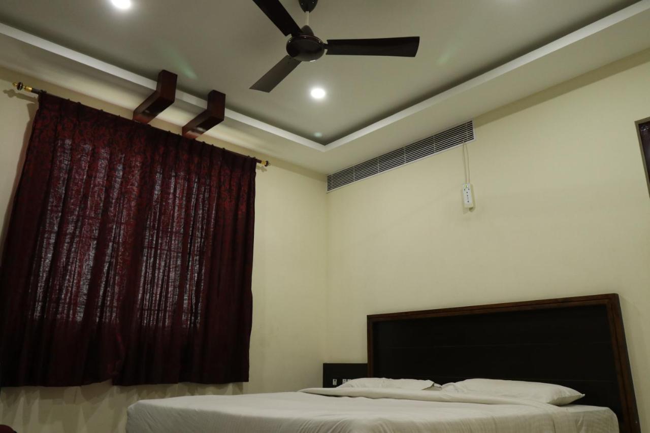E S Residency Hotel Theni Exterior foto