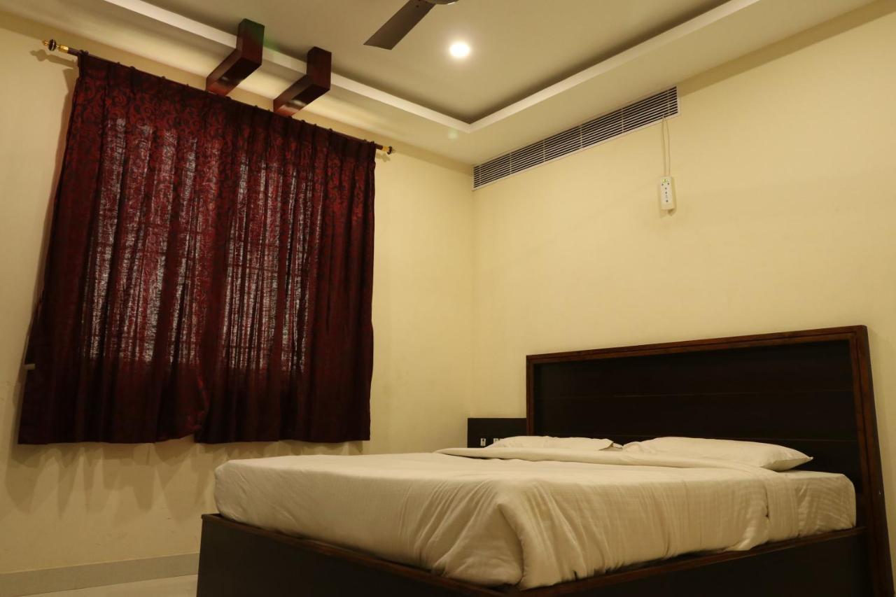 E S Residency Hotel Theni Exterior foto